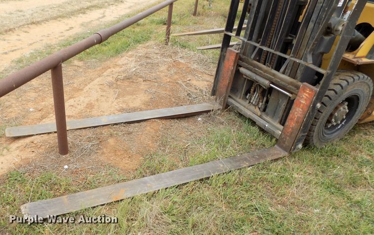 image for item FK9925 Caterpillar 2P5000 forklift