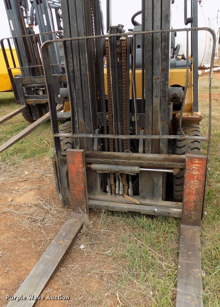 image for item FK9925 Caterpillar 2P5000 forklift