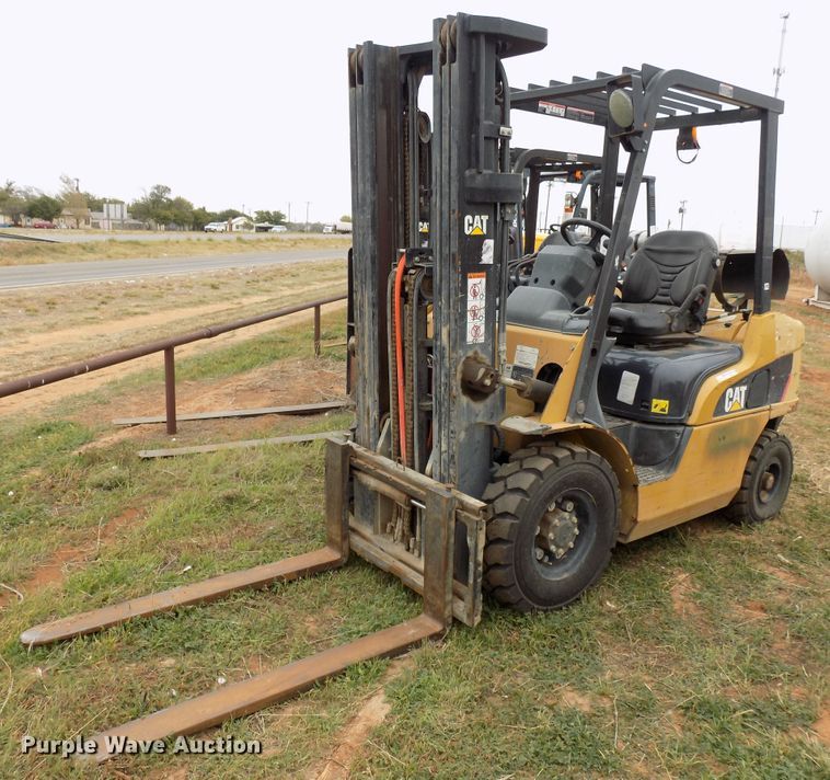 image for item FK9926 Caterpillar 2P5000 forklift