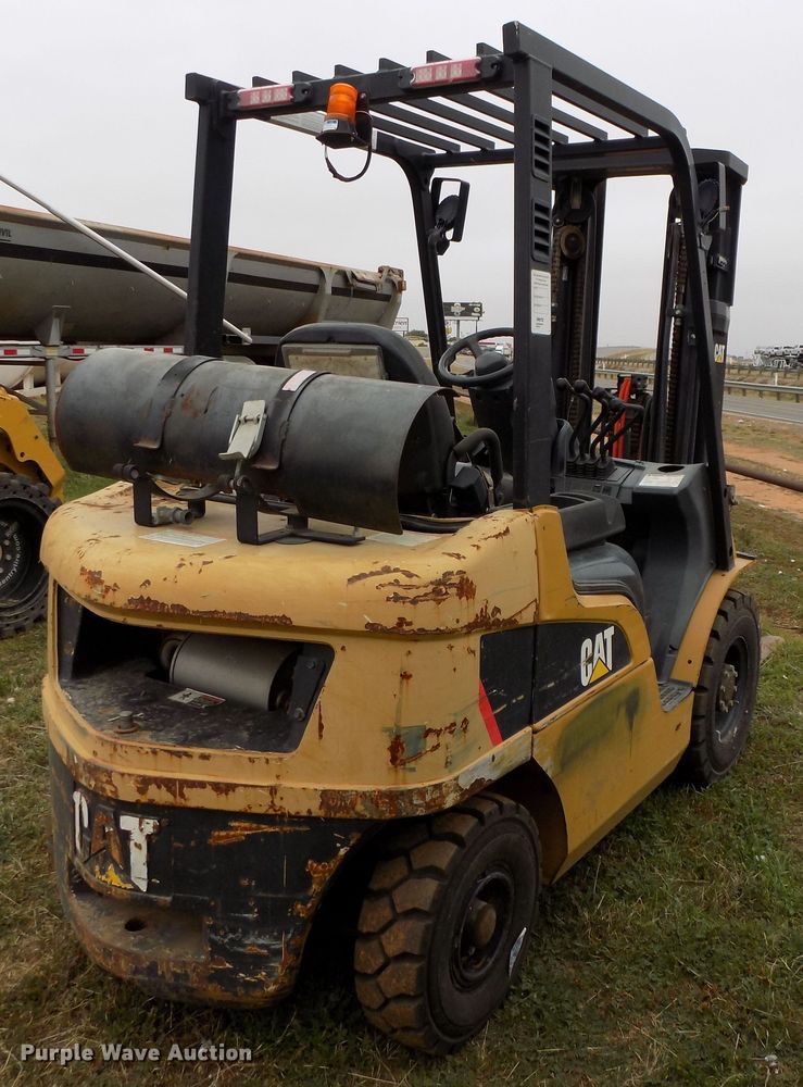 image for item FK9926 Caterpillar 2P5000 forklift