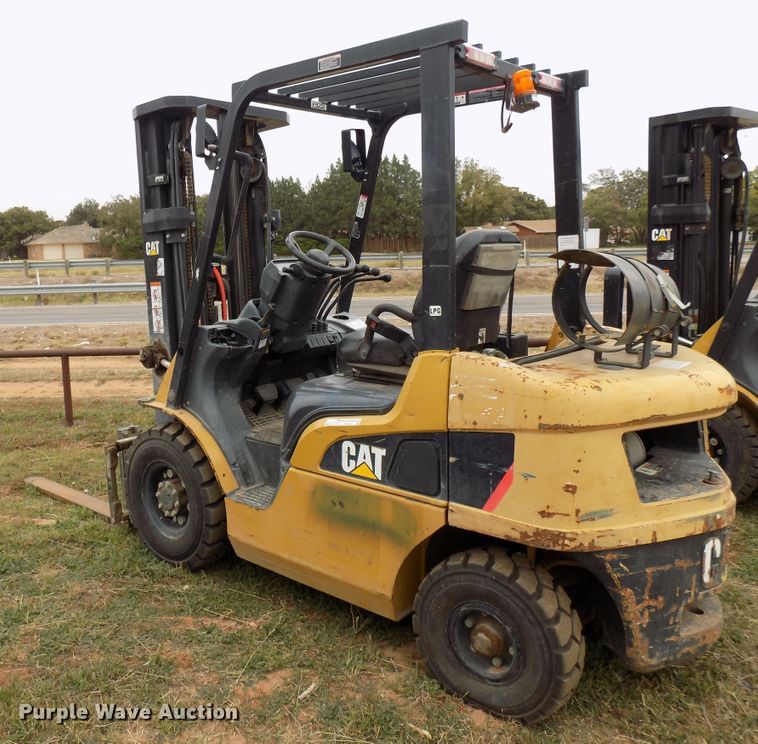 image for item FK9926 Caterpillar 2P5000 forklift