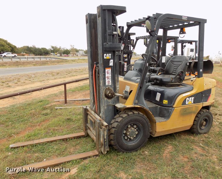 image for item FK9926 Caterpillar 2P5000 forklift