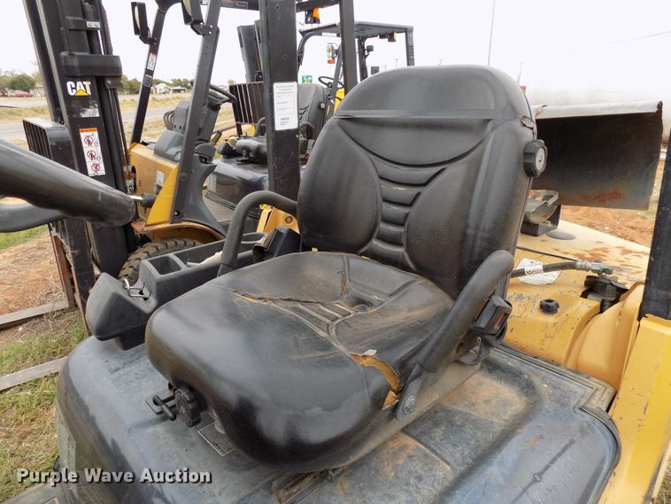 image for item FK9926 Caterpillar 2P5000 forklift