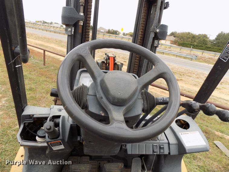 image for item FK9926 Caterpillar 2P5000 forklift