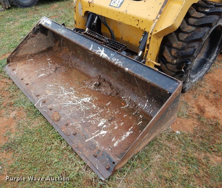 image for item FK9927 2015 Caterpillar 242D skid steer