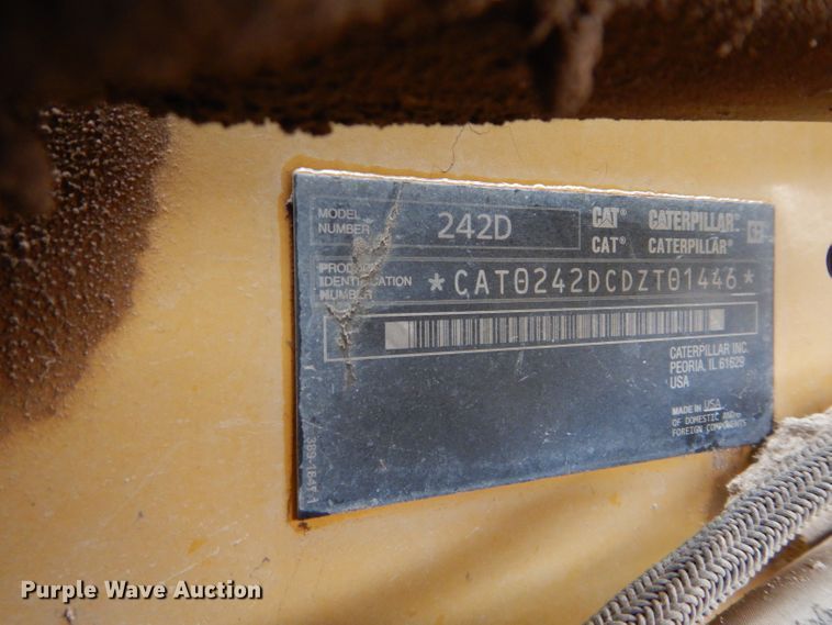 image for item FK9927 2015 Caterpillar 242D skid steer