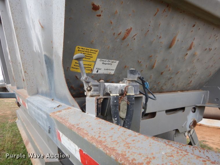 image for item FK9930 2013 Tecumseh bottom dump trailer