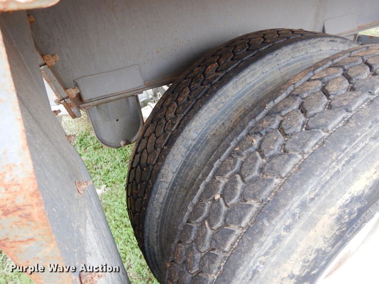 image for item FK9930 2013 Tecumseh bottom dump trailer