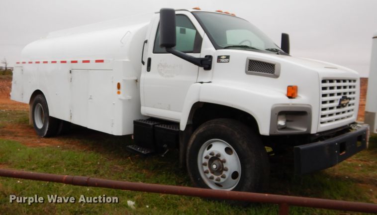 image for item FK9933 2005 Chevrolet C7500 fuel truck