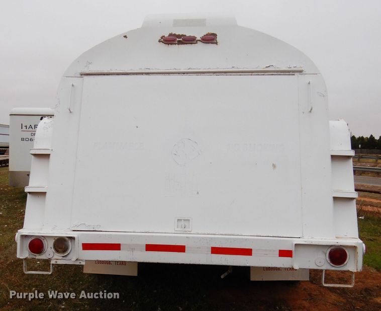 image for item FK9933 2005 Chevrolet C7500 fuel truck