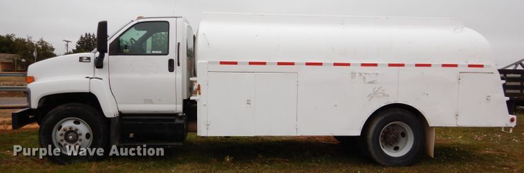 image for item FK9933 2005 Chevrolet C7500 fuel truck