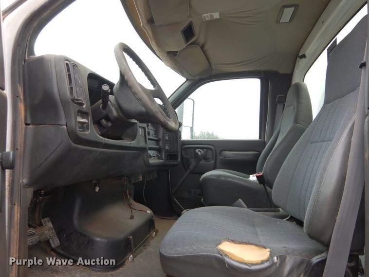 image for item FK9933 2005 Chevrolet C7500 fuel truck