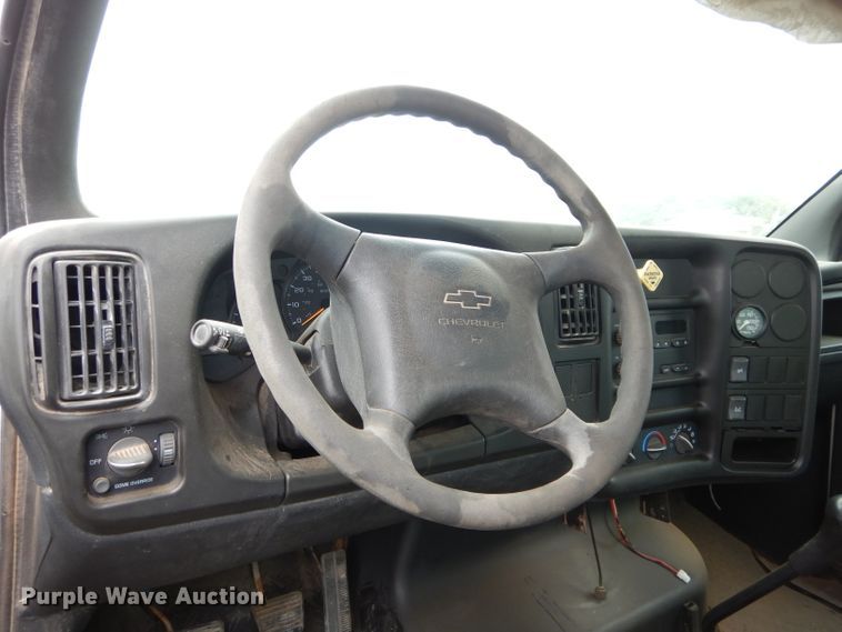 image for item FK9933 2005 Chevrolet C7500 fuel truck