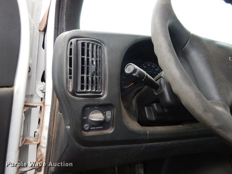 image for item FK9933 2005 Chevrolet C7500 fuel truck