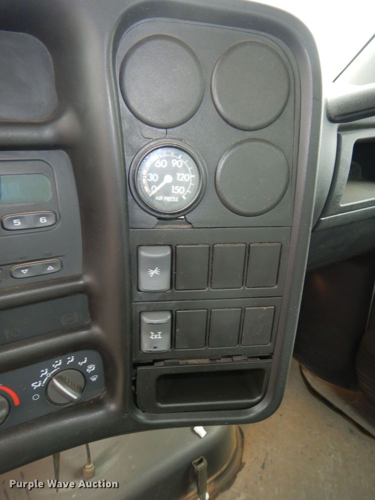 image for item FK9933 2005 Chevrolet C7500 fuel truck