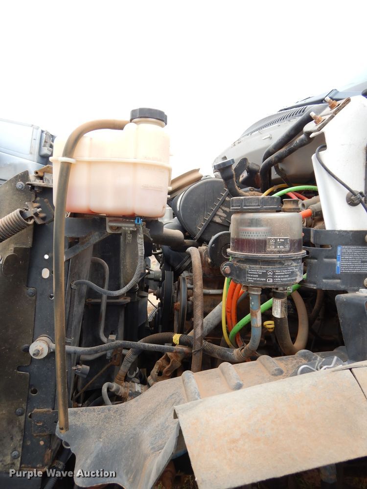 image for item FK9933 2005 Chevrolet C7500 fuel truck