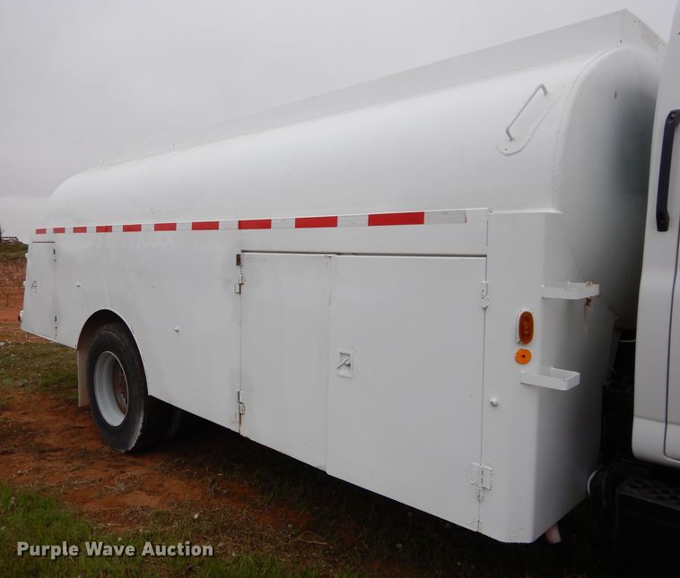 image for item FK9933 2005 Chevrolet C7500 fuel truck