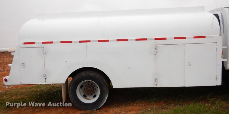 image for item FK9933 2005 Chevrolet C7500 fuel truck
