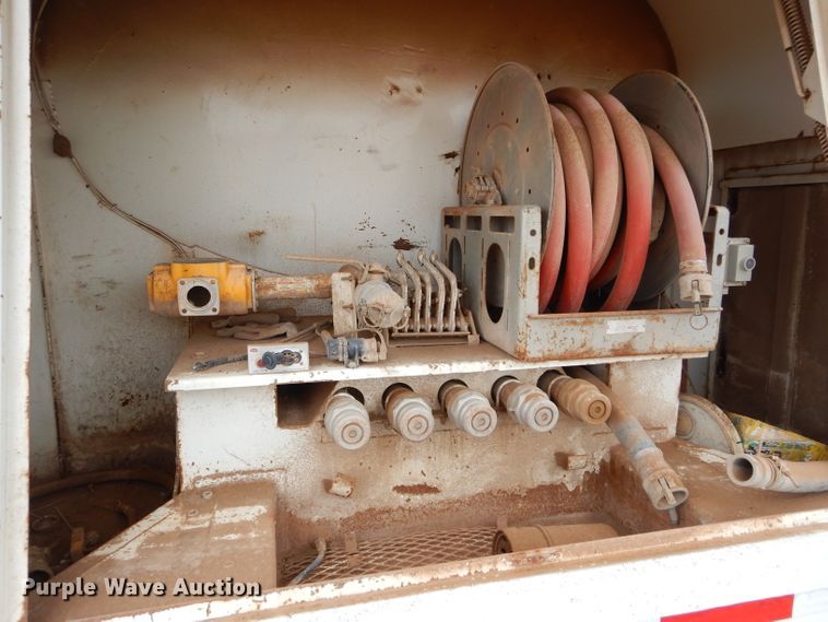 image for item FK9933 2005 Chevrolet C7500 fuel truck