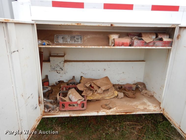 image for item FK9933 2005 Chevrolet C7500 fuel truck