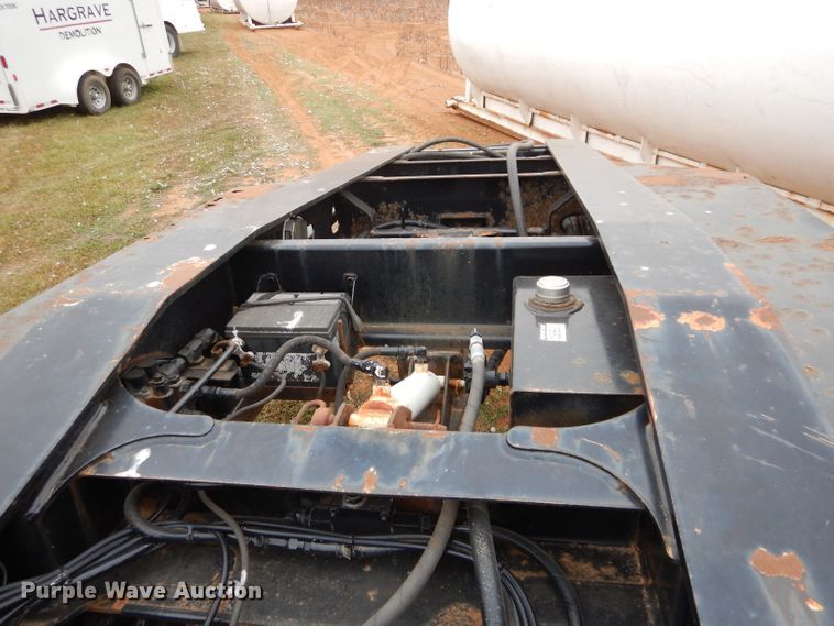 image for item FK9936 2007 Trail King TK110HDG-533 lowboy equipment trailer