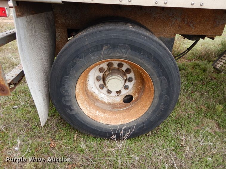 image for item FK9941 2003 Wabash refrigerated van trailer