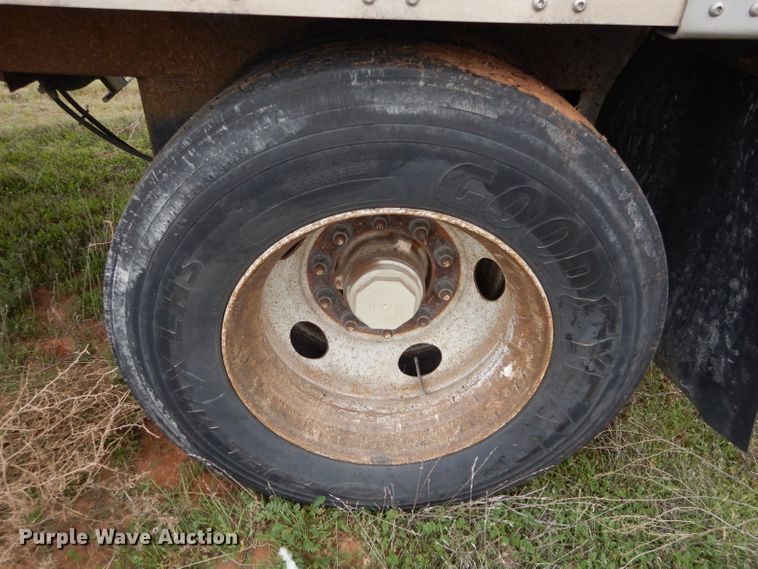 image for item FK9941 2003 Wabash refrigerated van trailer