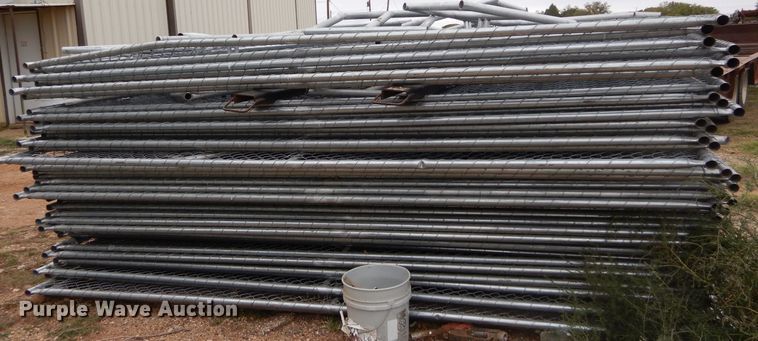 image for item FK9943 (42) chainlink fence panels