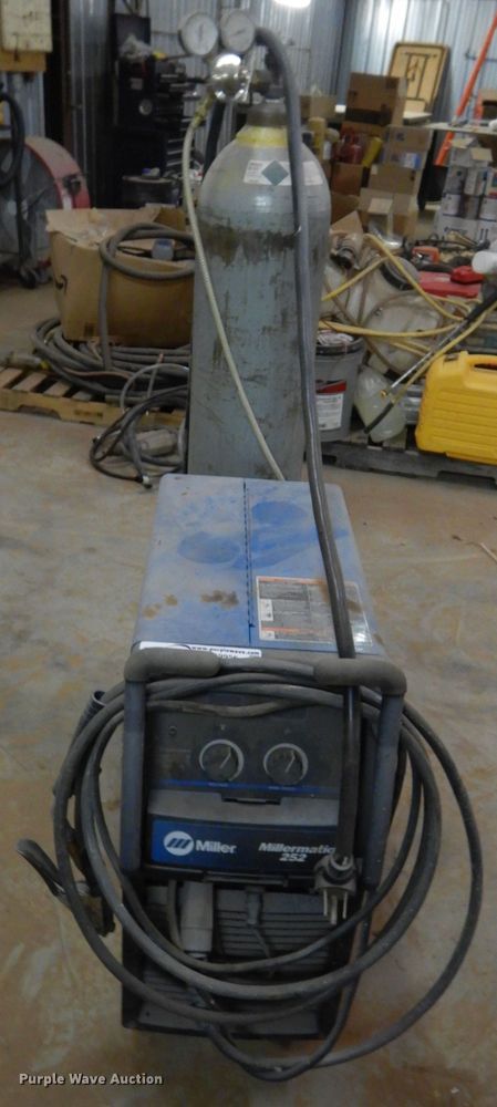 image for item FK9956 Miller Millermatic 252 wire feed welder