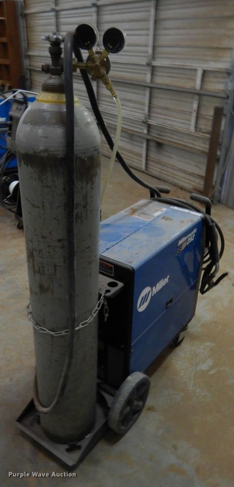 image for item FK9956 Miller Millermatic 252 wire feed welder