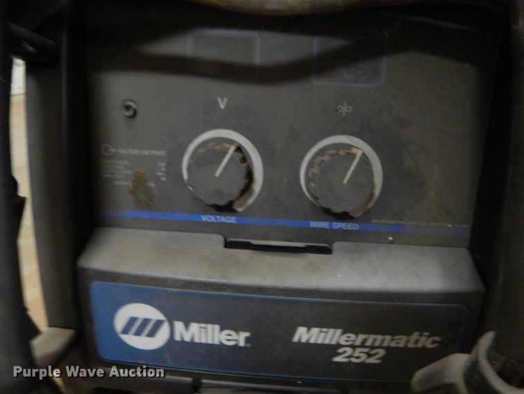 image for item FK9956 Miller Millermatic 252 wire feed welder