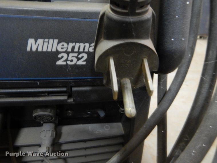 image for item FK9956 Miller Millermatic 252 wire feed welder