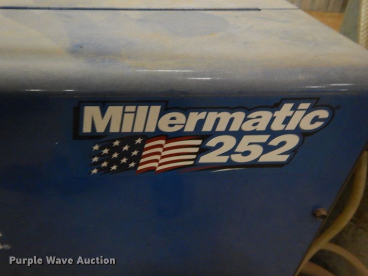 image for item FK9956 Miller Millermatic 252 wire feed welder