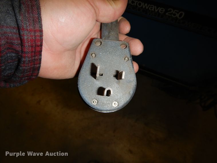 image for item FK9957 Miller Syncrowave 250 welder