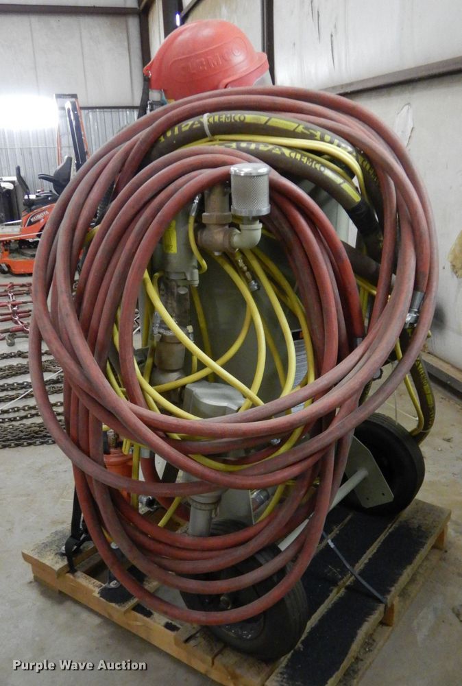 image for item FK9959 2018 Clemco 2452 classic blast machine