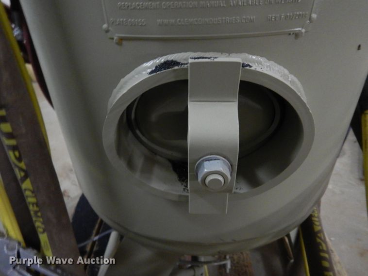 image for item FK9959 2018 Clemco 2452 classic blast machine