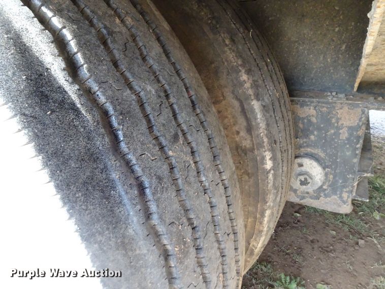 image for item FK9961 1999 Trail King TK70HT-532 drop deck equipment trailer