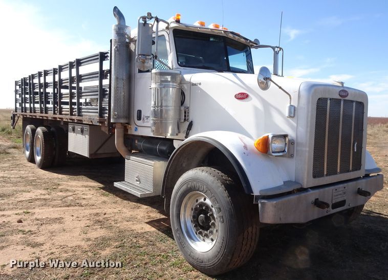 image for item GC9092 2008 Peterbilt 367 flatbed truck