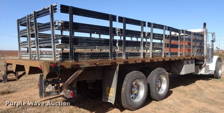 image for item GC9092 2008 Peterbilt 367 flatbed truck