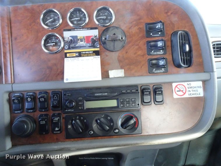 image for item GC9092 2008 Peterbilt 367 flatbed truck