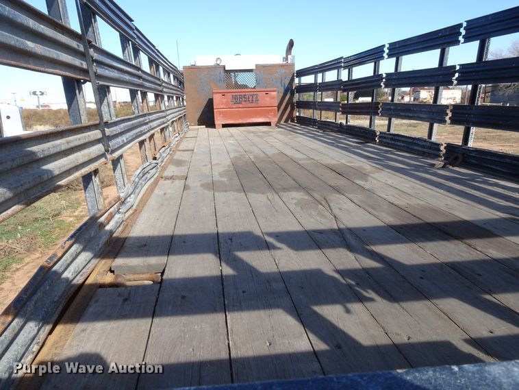 image for item GC9092 2008 Peterbilt 367 flatbed truck