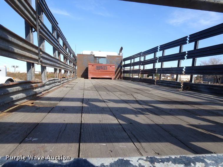 image for item GC9092 2008 Peterbilt 367 flatbed truck