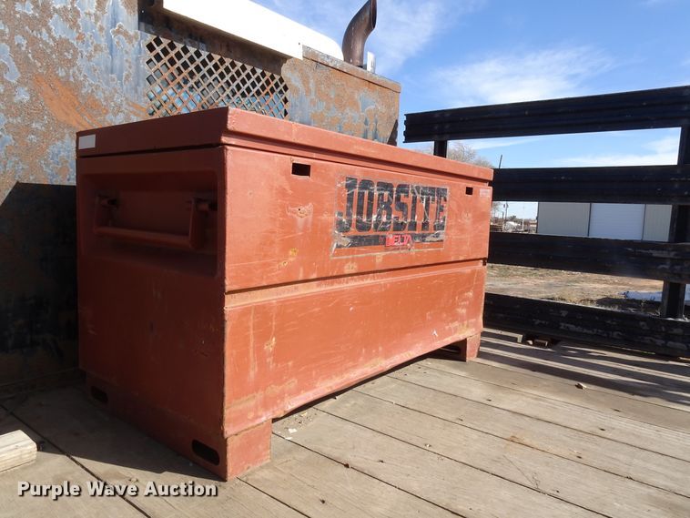 image for item GC9092 2008 Peterbilt 367 flatbed truck