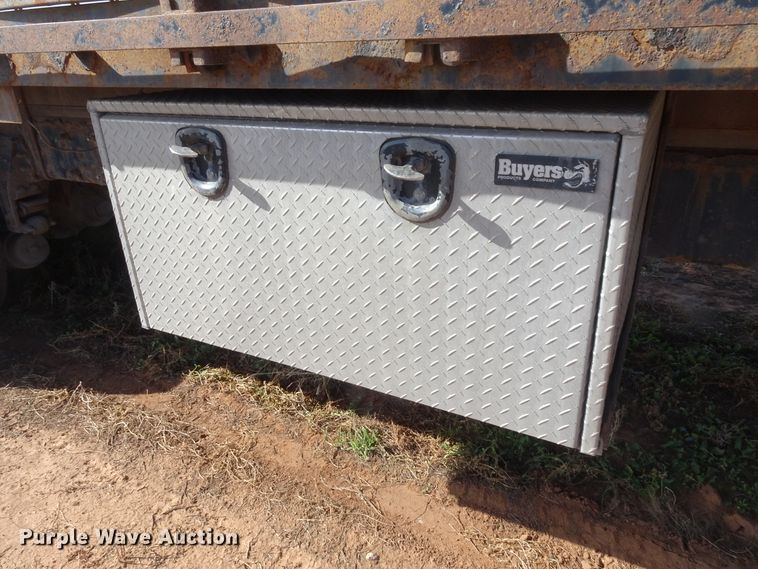 image for item GC9092 2008 Peterbilt 367 flatbed truck