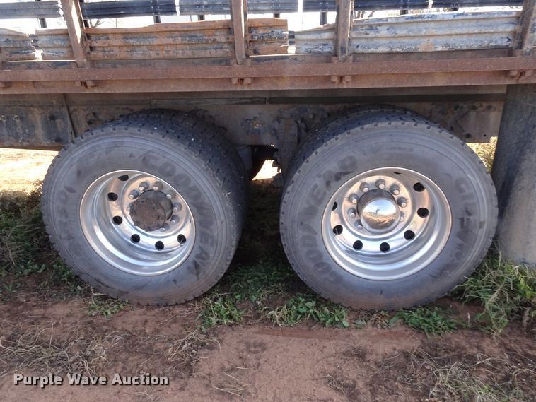 image for item GC9092 2008 Peterbilt 367 flatbed truck