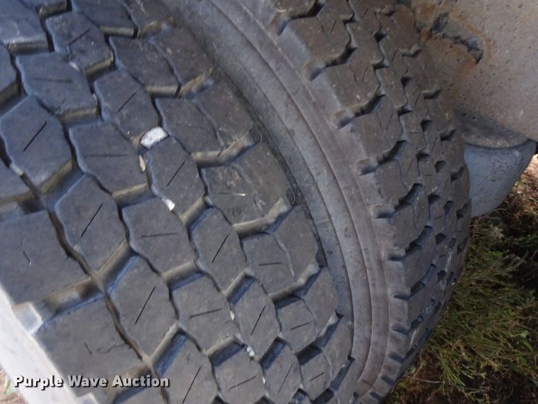 image for item GC9092 2008 Peterbilt 367 flatbed truck