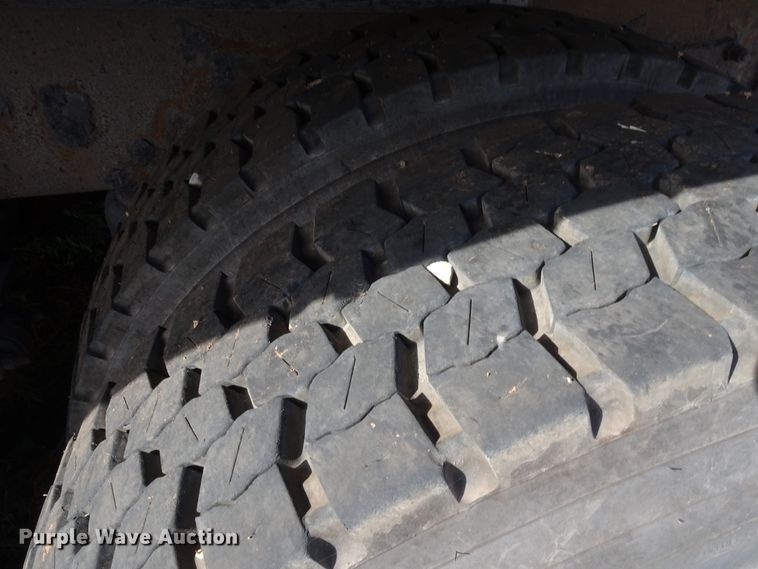 image for item GC9092 2008 Peterbilt 367 flatbed truck