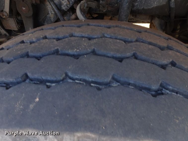 image for item GC9092 2008 Peterbilt 367 flatbed truck