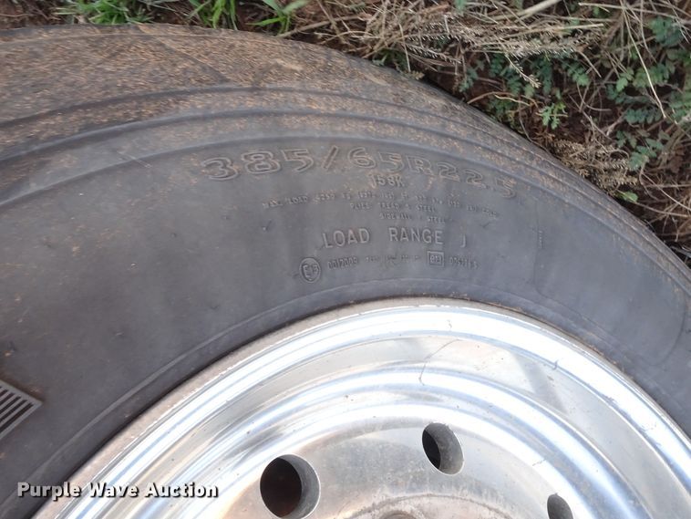 image for item GC9092 2008 Peterbilt 367 flatbed truck