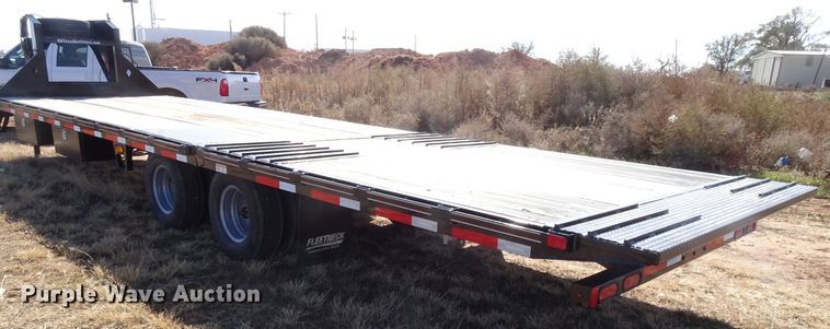 image for item GC9093 2018 Diamond C equipment trailer